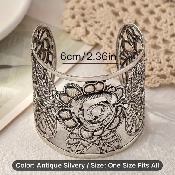 Boho chic Vintage silvery plated open cuff bracelet - Picture 5 of 6
